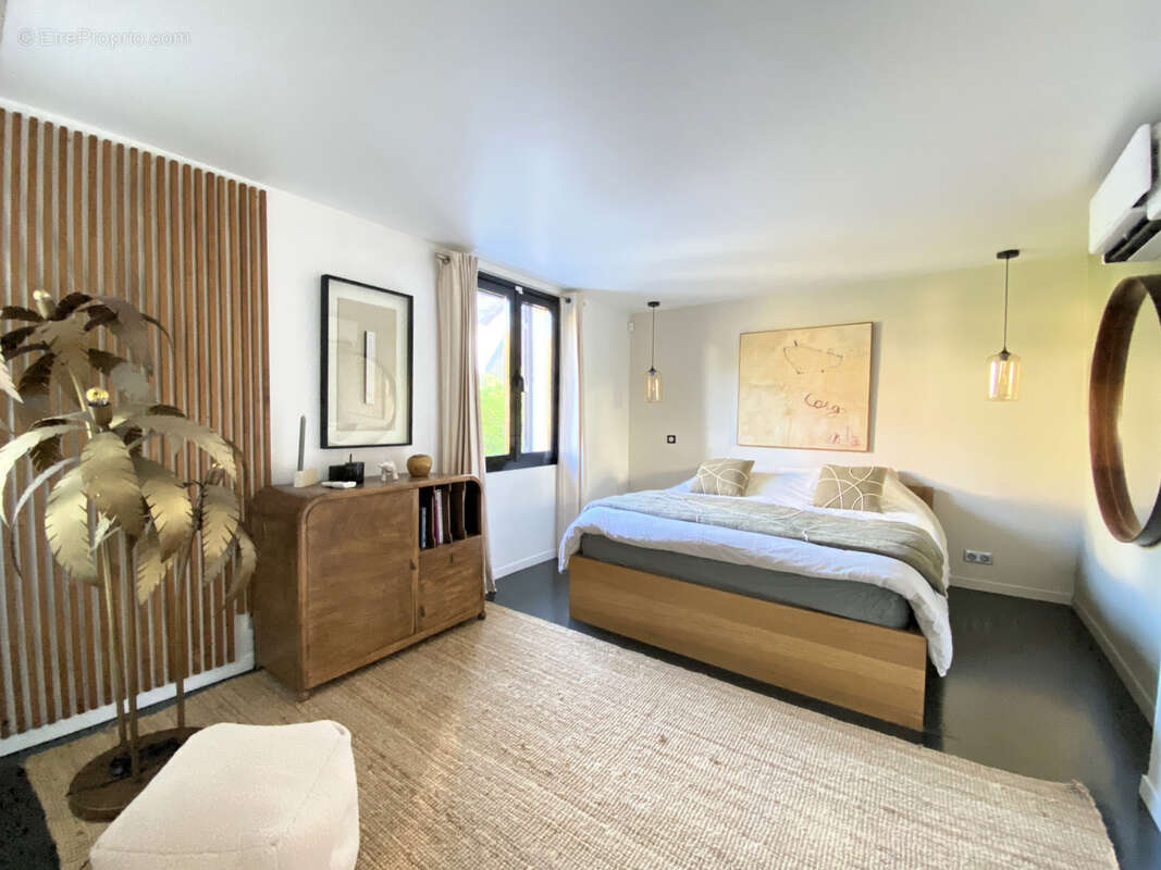 Maison à CHENNEVIERES-SUR-MARNE