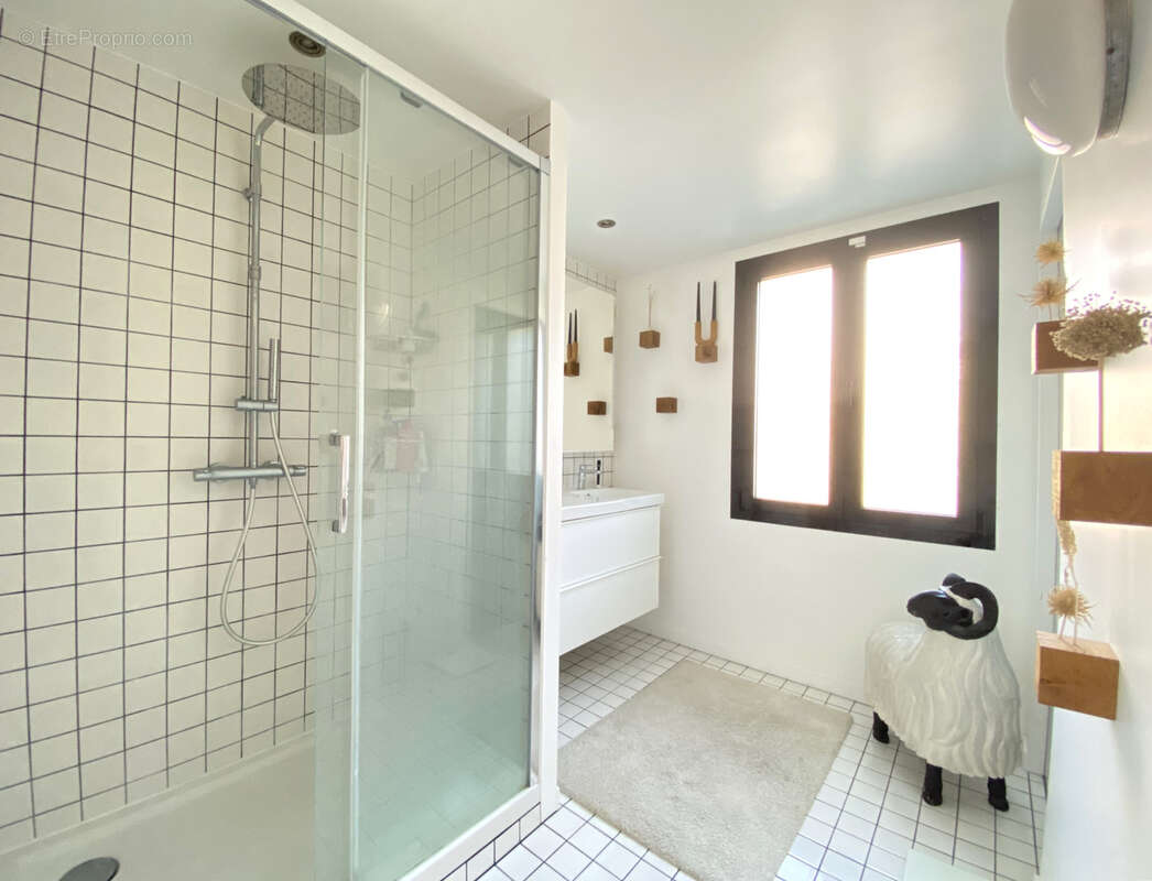 Maison à CHENNEVIERES-SUR-MARNE