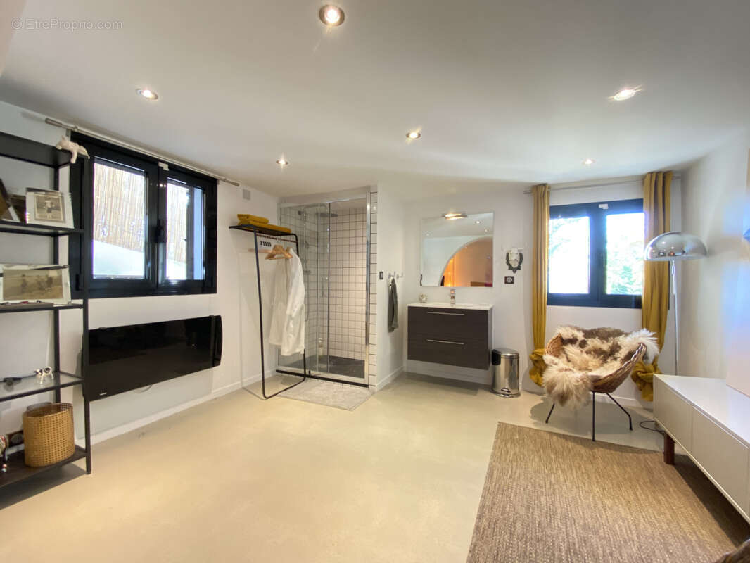 Maison à CHENNEVIERES-SUR-MARNE