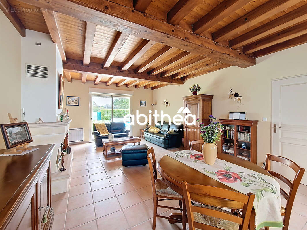 Maison à MESCHERS-SUR-GIRONDE