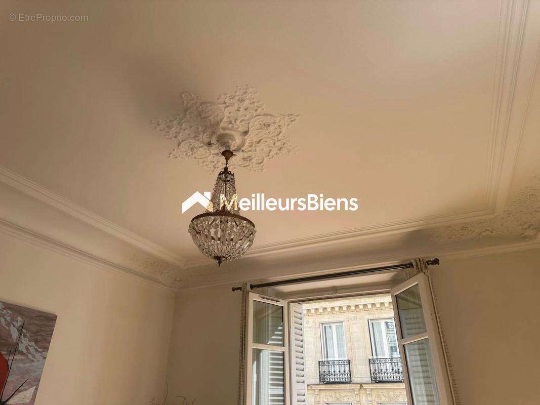 Appartement à PARIS-8E