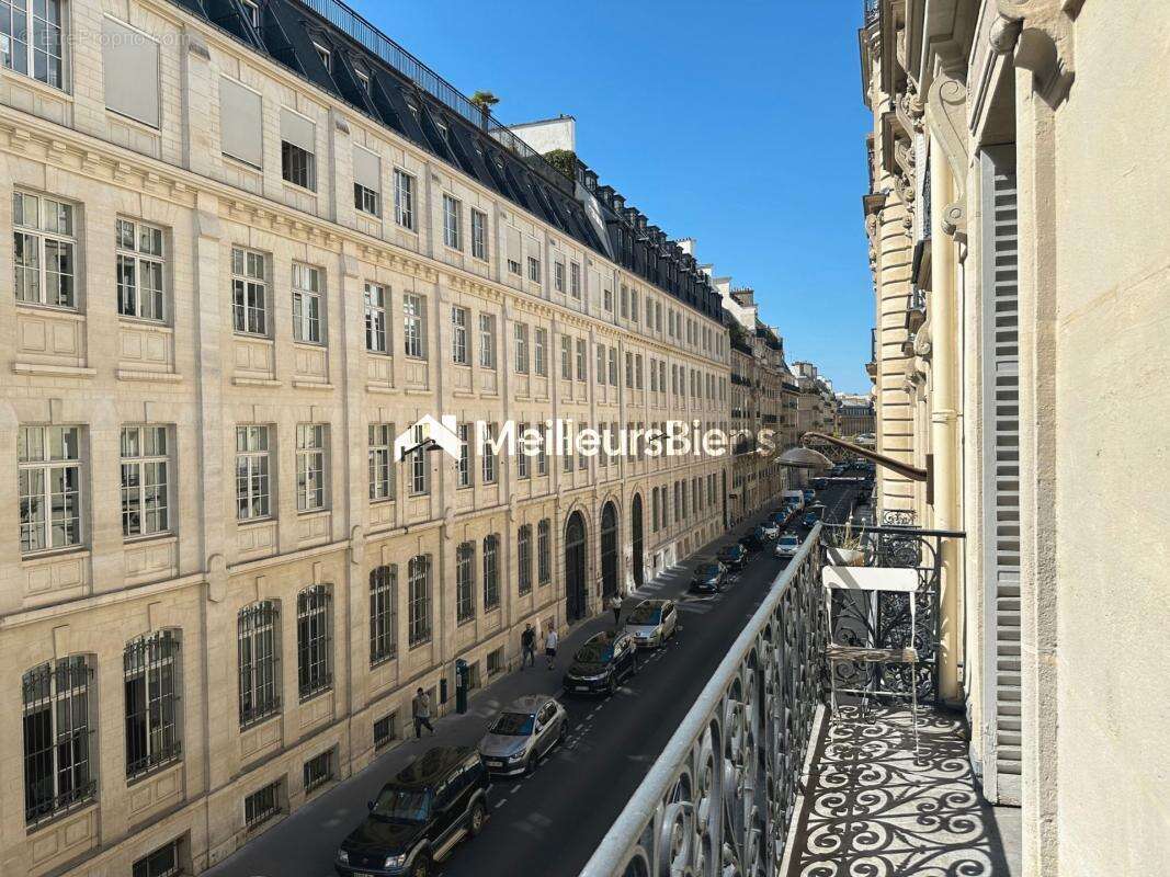 Appartement à PARIS-8E