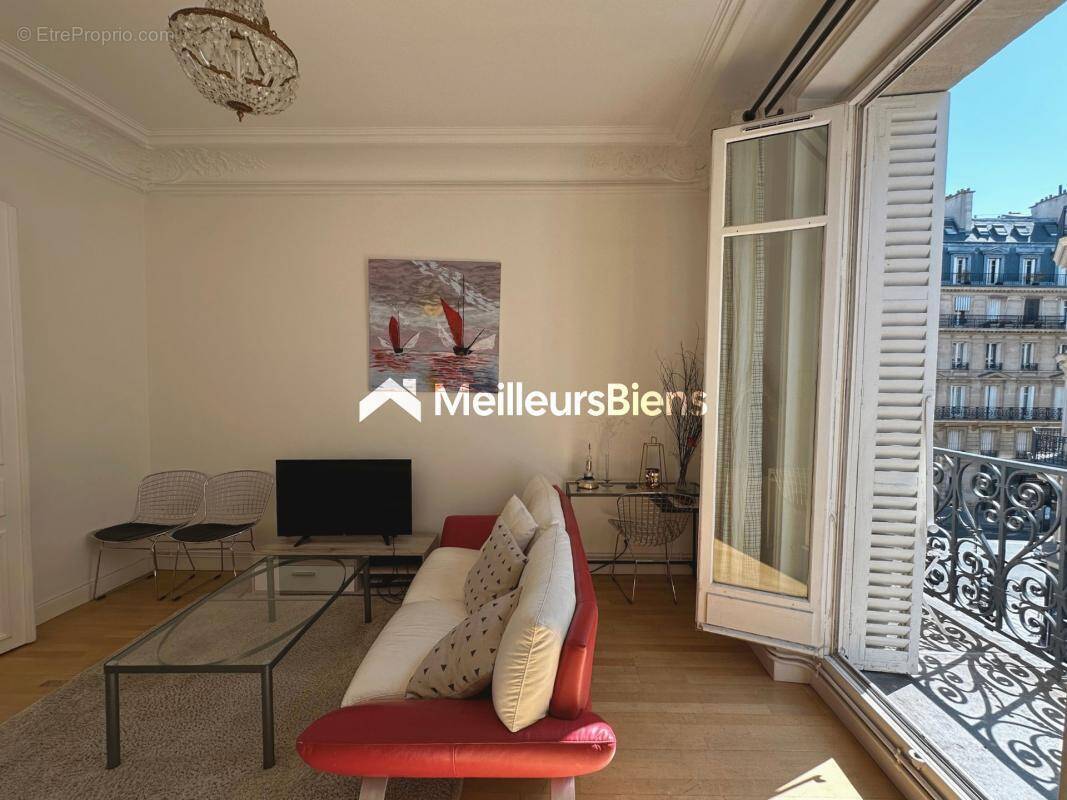 Appartement à PARIS-8E