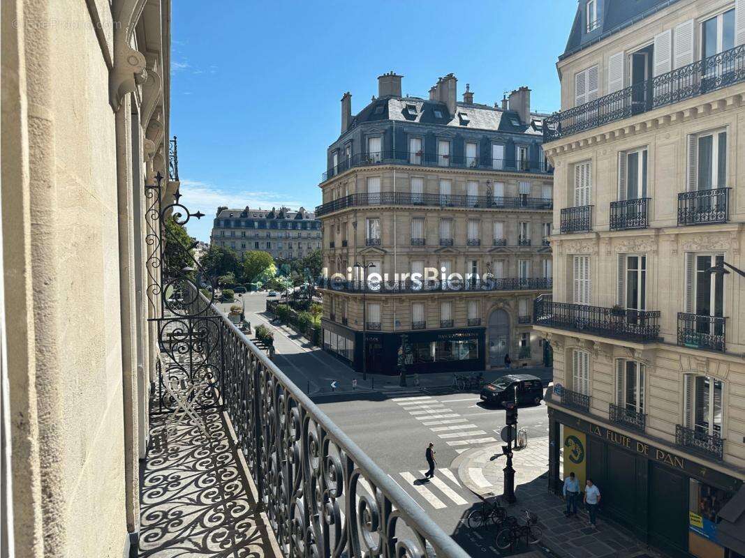 Appartement à PARIS-8E