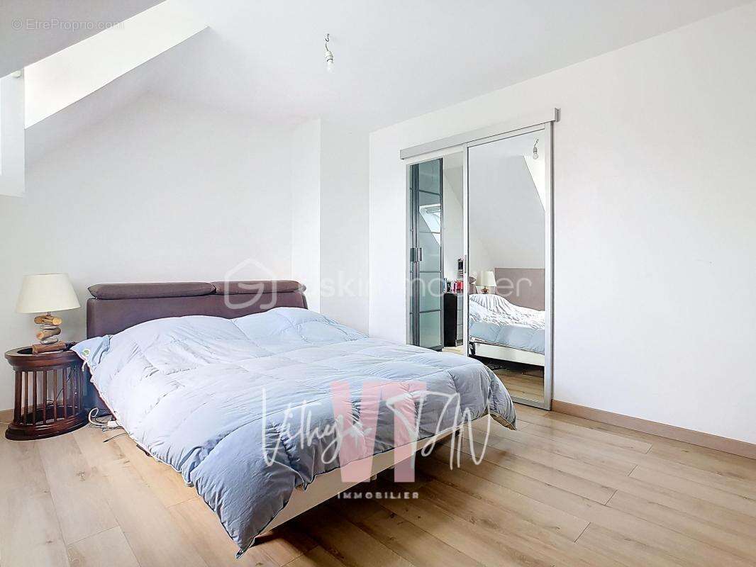 Maison à LES CHAPELLES-BOURBON