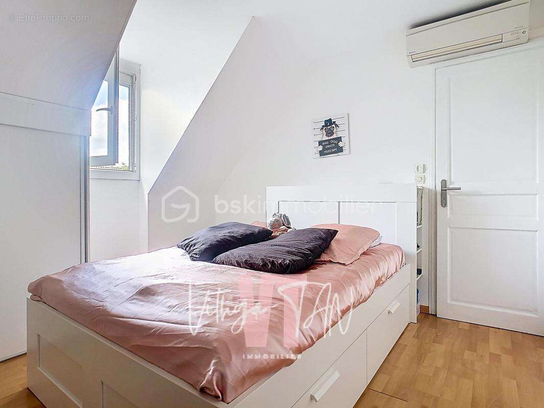 Maison à LES CHAPELLES-BOURBON