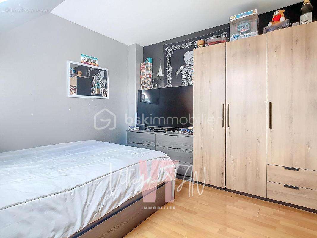 Maison à LES CHAPELLES-BOURBON