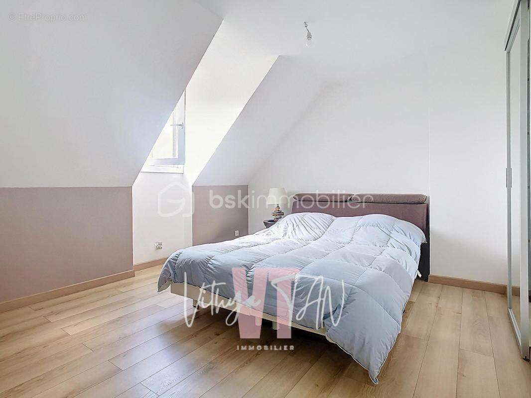 Maison à LES CHAPELLES-BOURBON