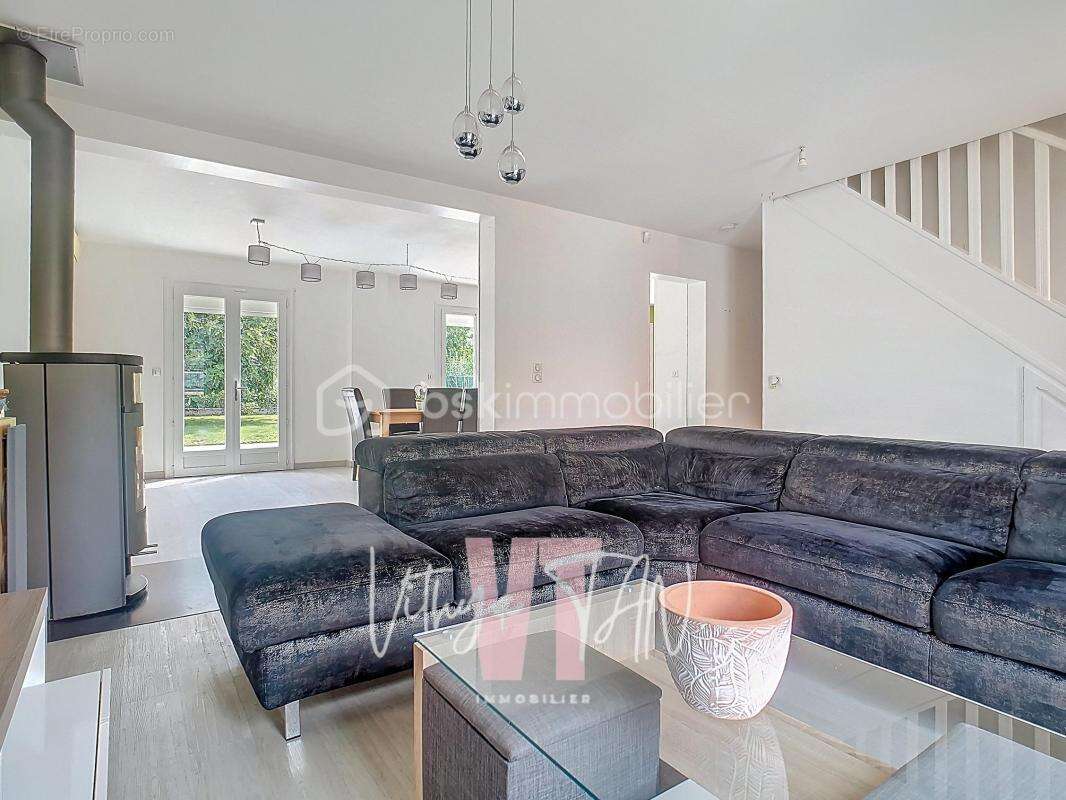 Maison à LES CHAPELLES-BOURBON