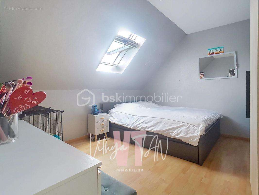 Maison à LES CHAPELLES-BOURBON