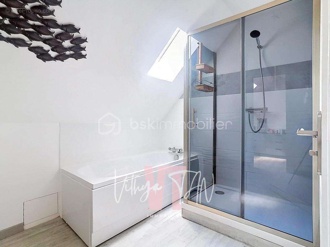 Maison à LES CHAPELLES-BOURBON