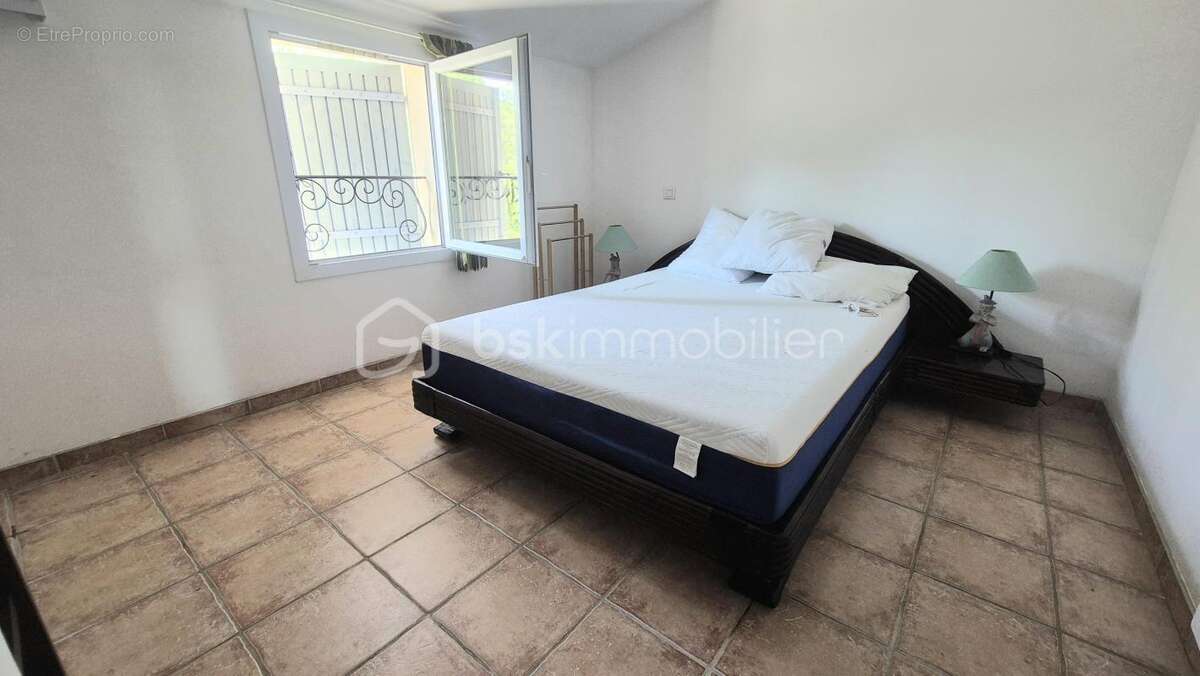 Maison à SAINT-SATURNIN-LES-APT