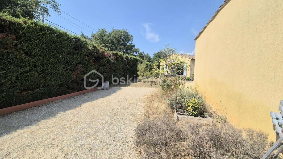 Maison à SAINT-SATURNIN-LES-APT