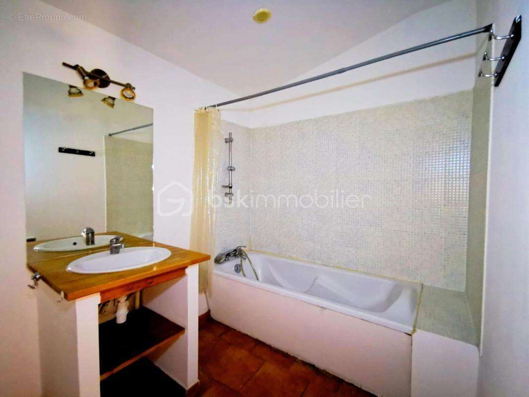 Appartement à CAUMONT-SUR-DURANCE