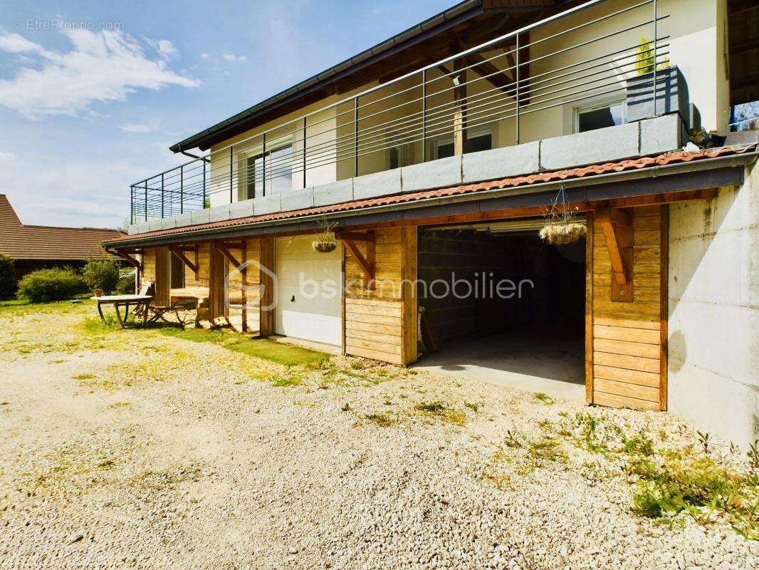 Maison à THORENS-GLIERES