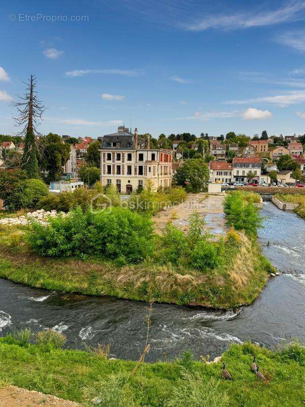 Appartement à CORBEIL-ESSONNES