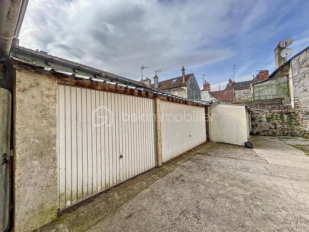 Parking à CORBEIL-ESSONNES