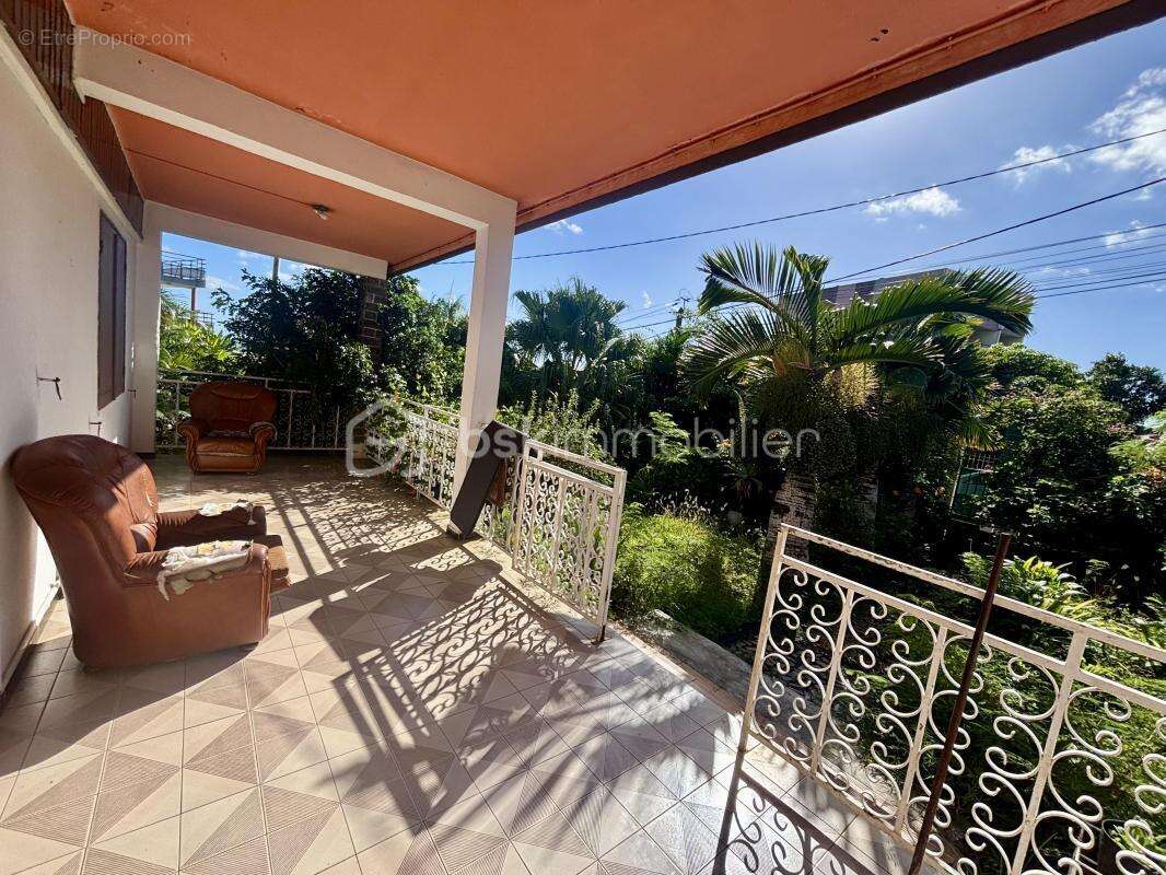 Terrain à SAINT-DENIS