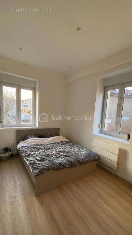 Appartement à GREZIEU-LA-VARENNE