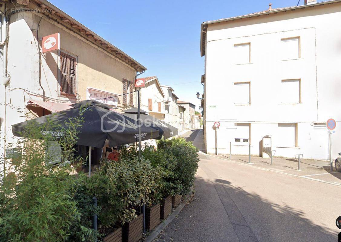 Appartement à GREZIEU-LA-VARENNE