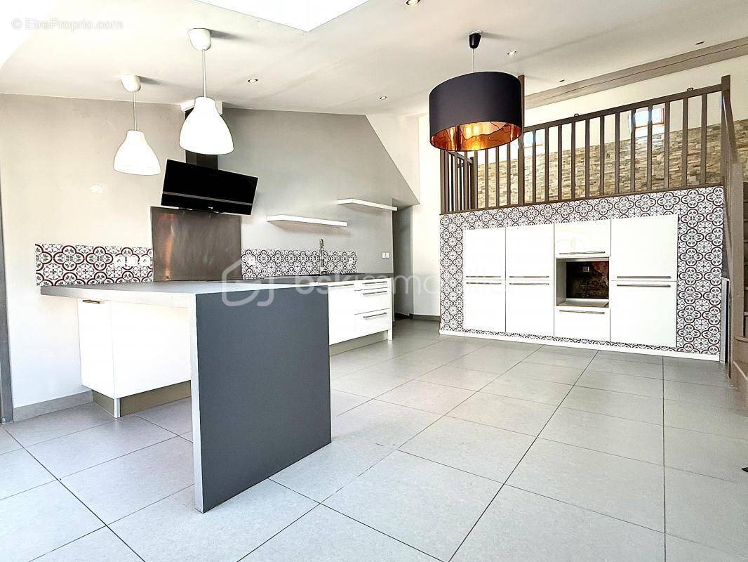 Appartement à SORGUES