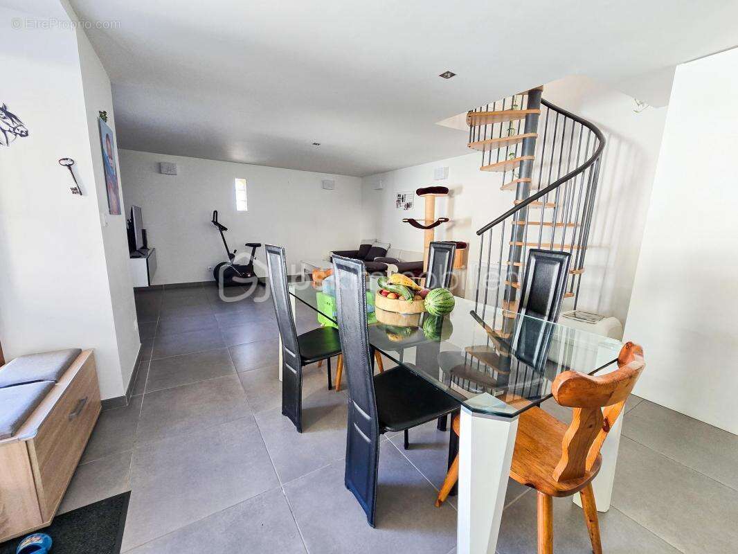 Maison à MONTEYNARD