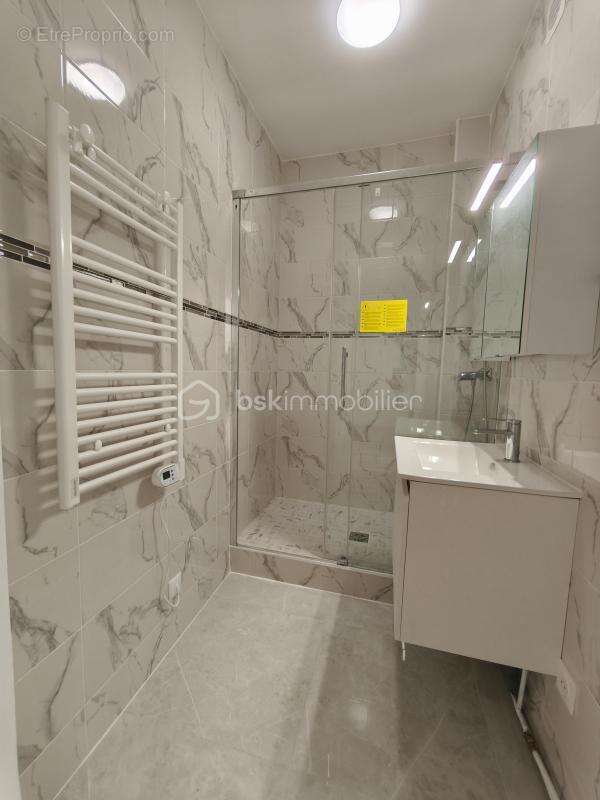 Appartement à AUBERVILLIERS