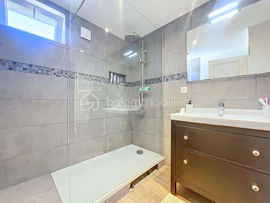 Maison à ECHIROLLES