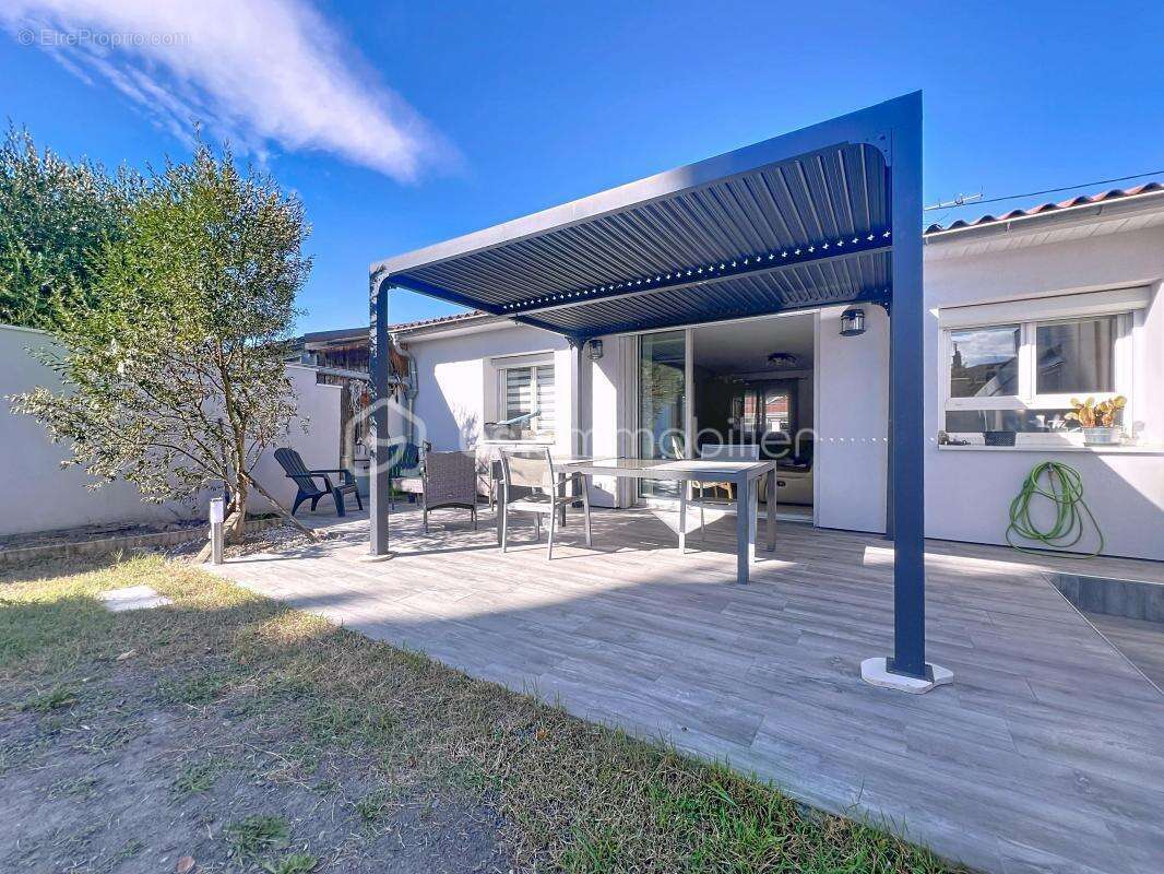 Maison à ECHIROLLES