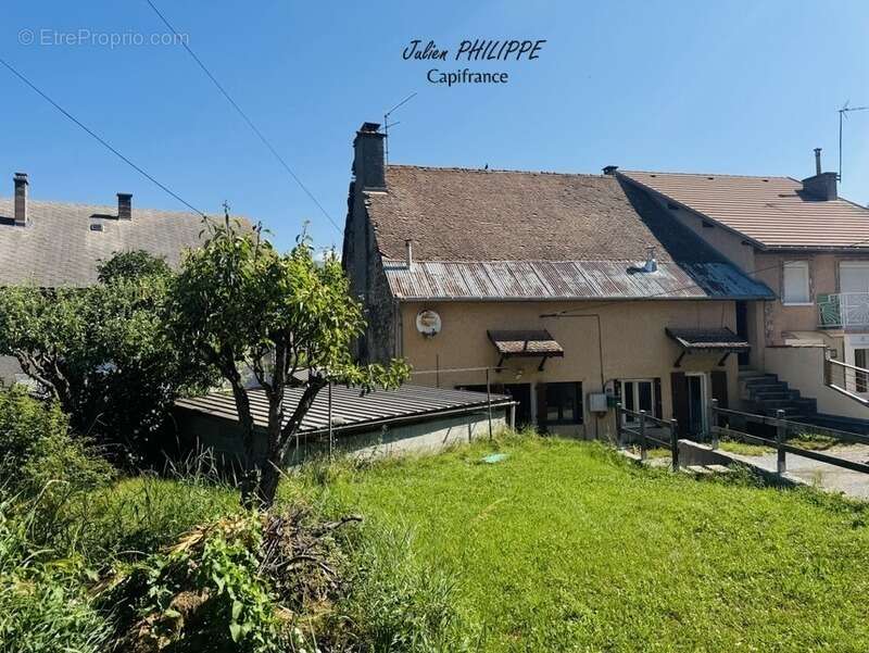 Maison à SAINT-LAURENT-DU-CROS