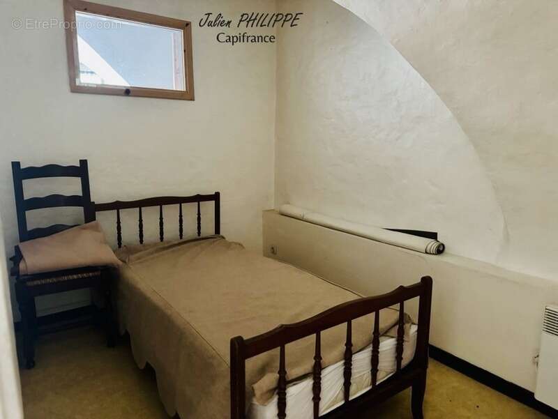 Maison à SAINT-LAURENT-DU-CROS