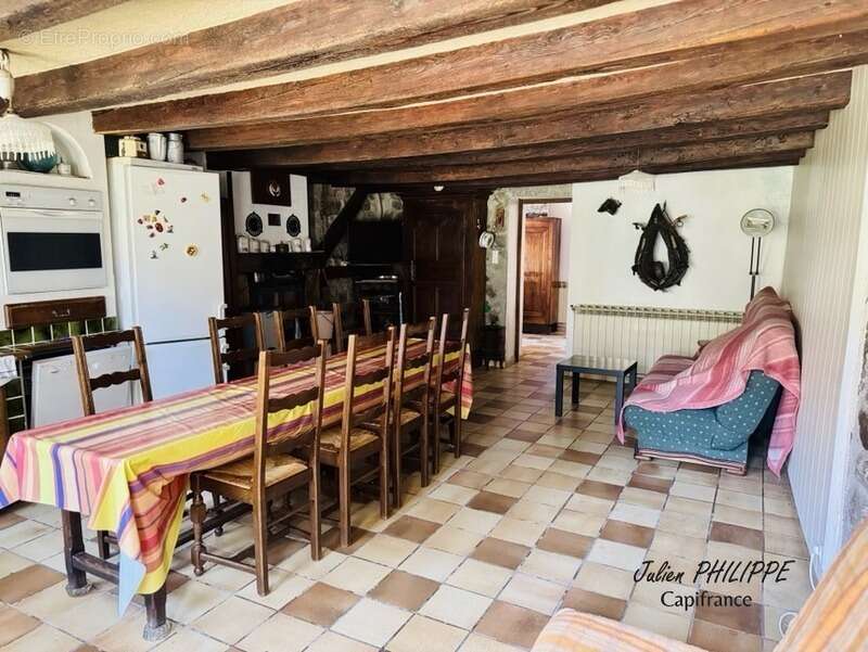 Maison à SAINT-LAURENT-DU-CROS