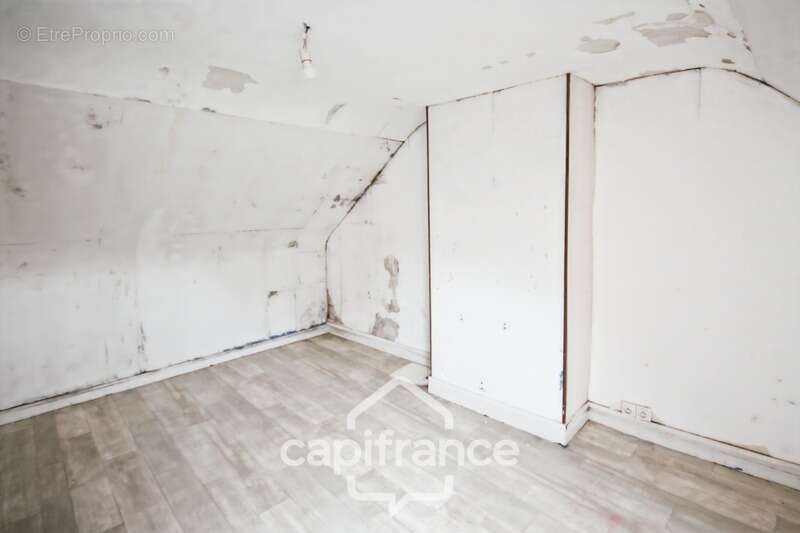 Maison à SAINT-QUENTIN