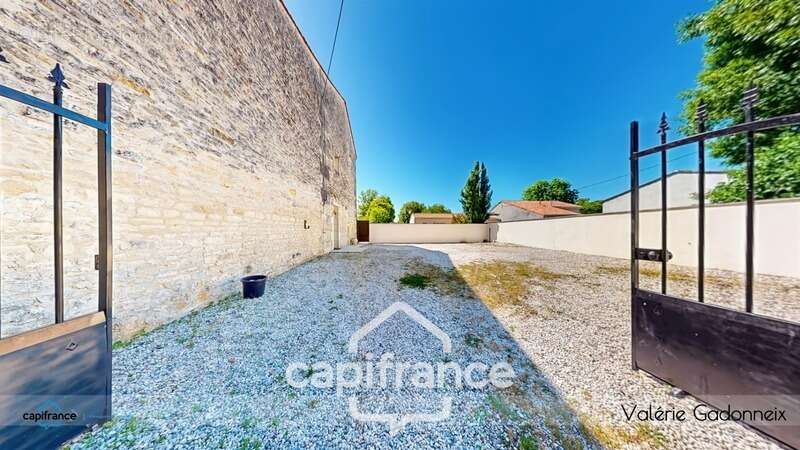 Maison à GENSAC-LA-PALLUE