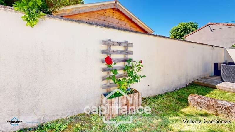 Maison à GENSAC-LA-PALLUE