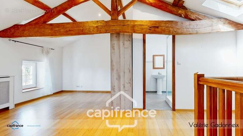 Maison à GENSAC-LA-PALLUE