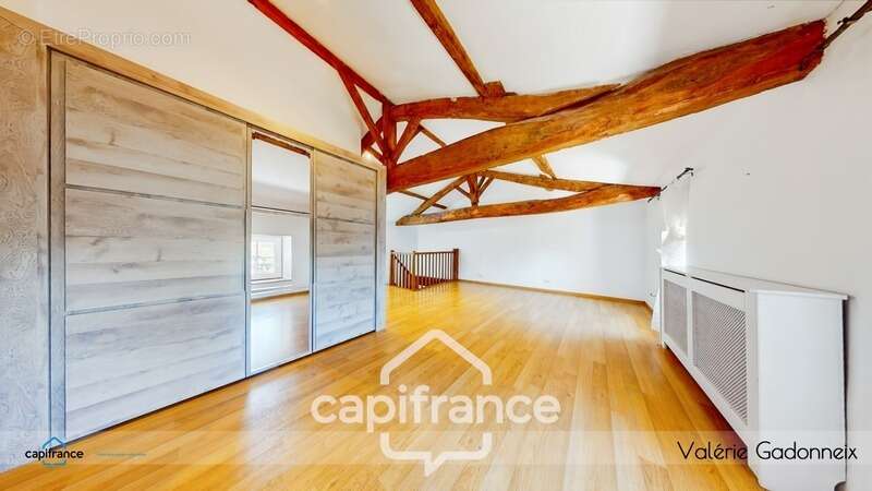 Maison à GENSAC-LA-PALLUE