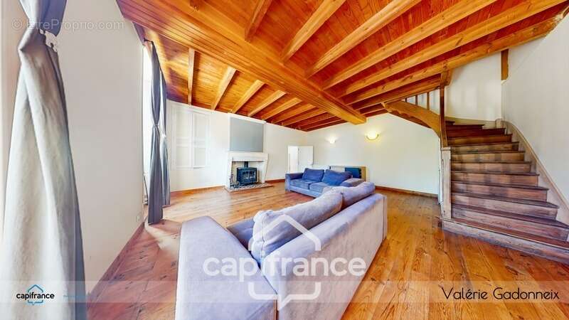 Maison à GENSAC-LA-PALLUE