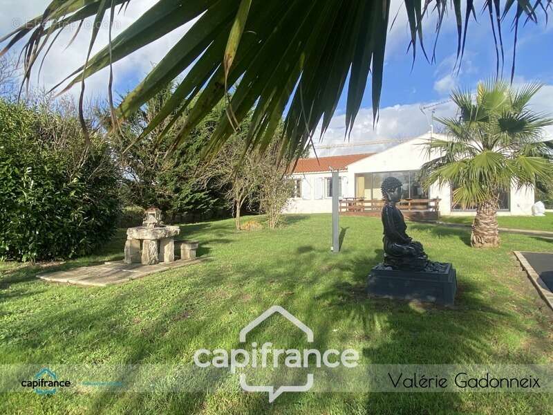 Commerce à SAINTE-SOULLE