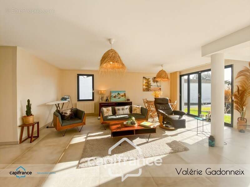 Commerce à SAINTE-SOULLE