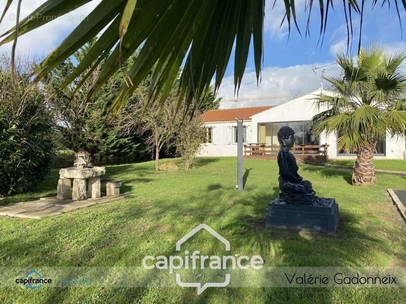 Commerce à SAINTE-SOULLE