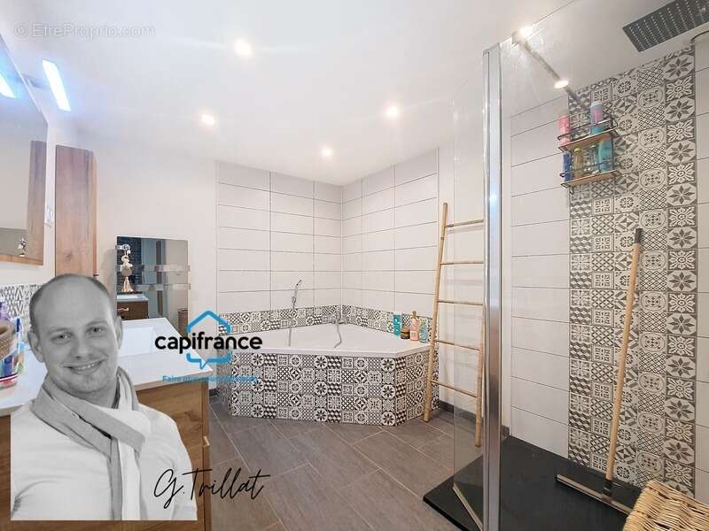 Maison à SAINT-CLAIR-DE-LA-TOUR