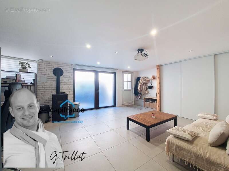 Maison à SAINT-CLAIR-DE-LA-TOUR