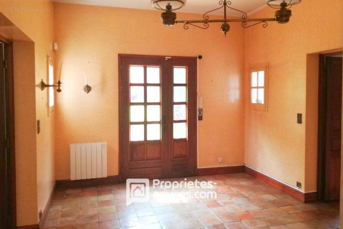 Maison à MAREIL-LE-GUYON