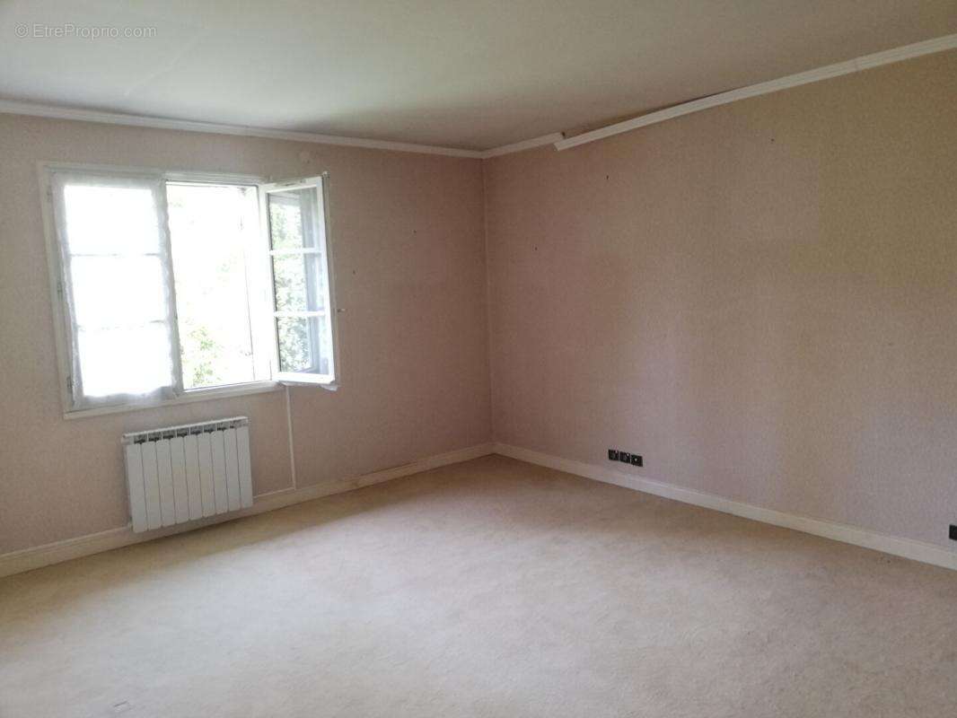 Maison à MAREIL-LE-GUYON