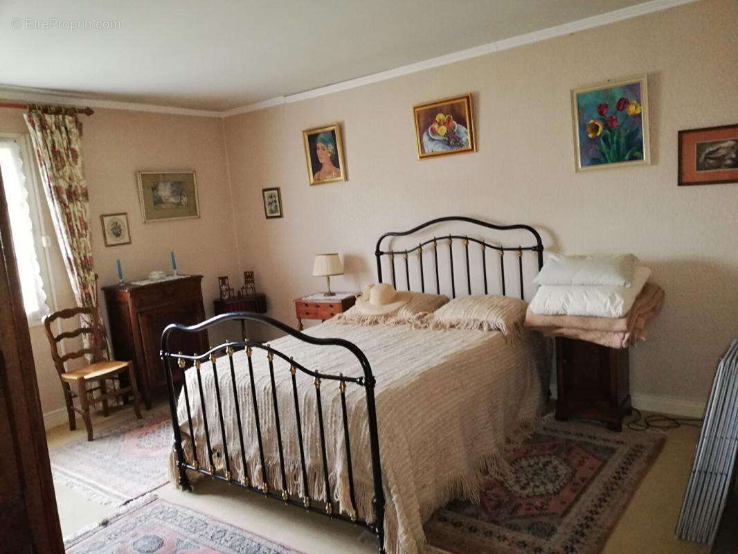 Maison à MAREIL-LE-GUYON