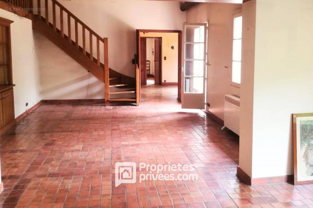 Maison à MAREIL-LE-GUYON