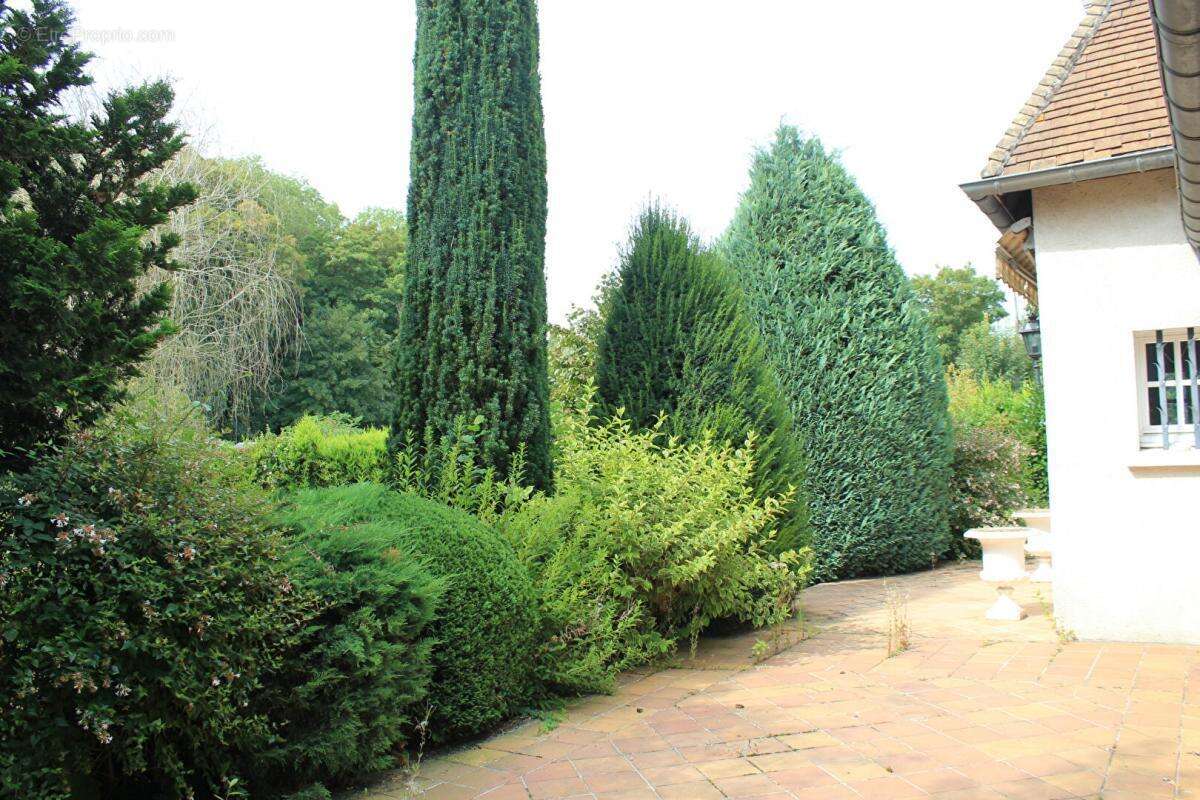 Maison à MAREIL-LE-GUYON