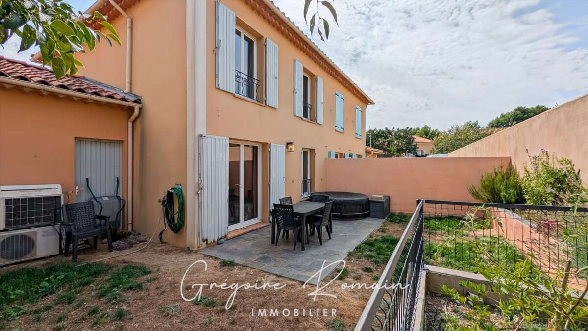 Maison à SAINT-CHAMAS