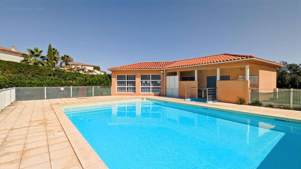 Maison à SAINT-CHAMAS